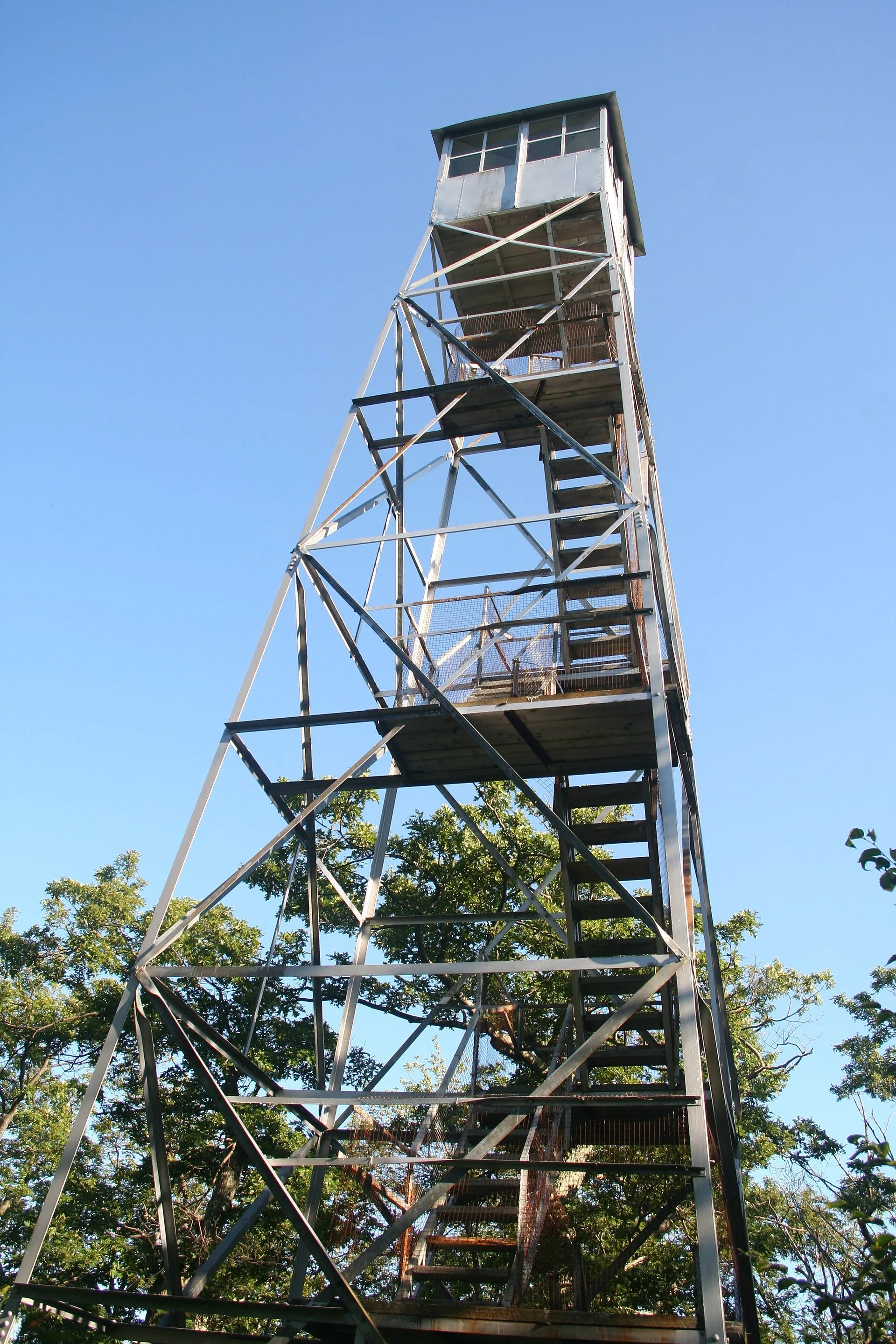 The steel fire tower on the summit of Mount Tremper.